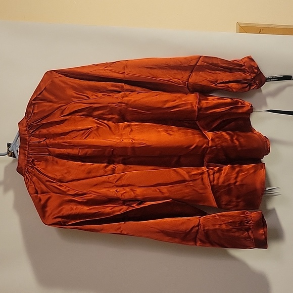 U18 JNSQ 100% Silk Blouse - Picture 2 of 15